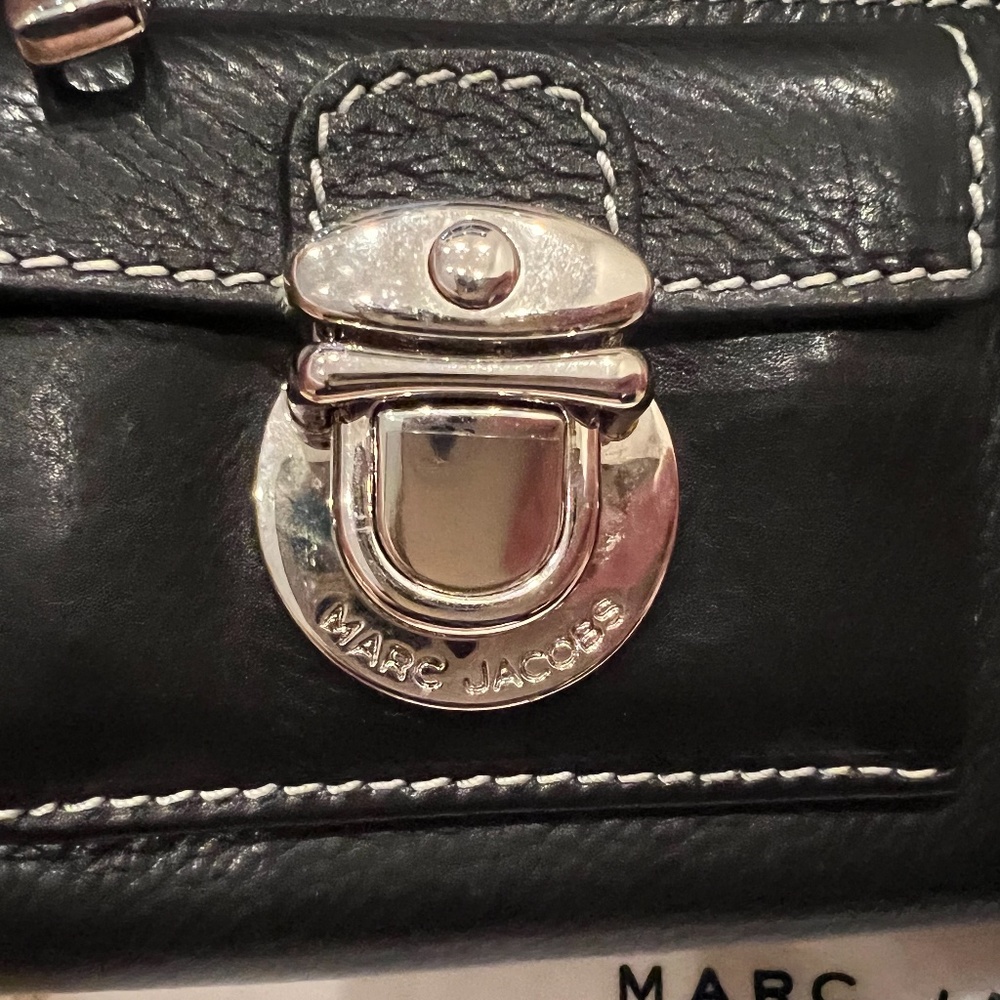 New Marc Jacobs Black Leather Wallet with Silver Hardware - Picture 5 of 9
